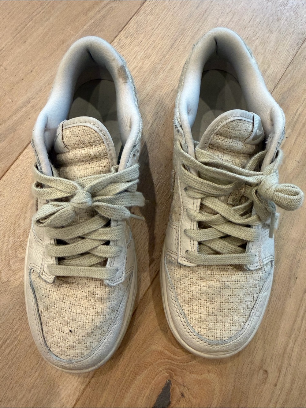 Nike Men's Low-Top Sneakers in Light Beige